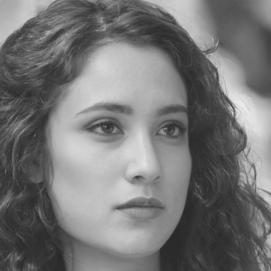 Freya Tomlinson, Senior Financial Analyst at dravionethis