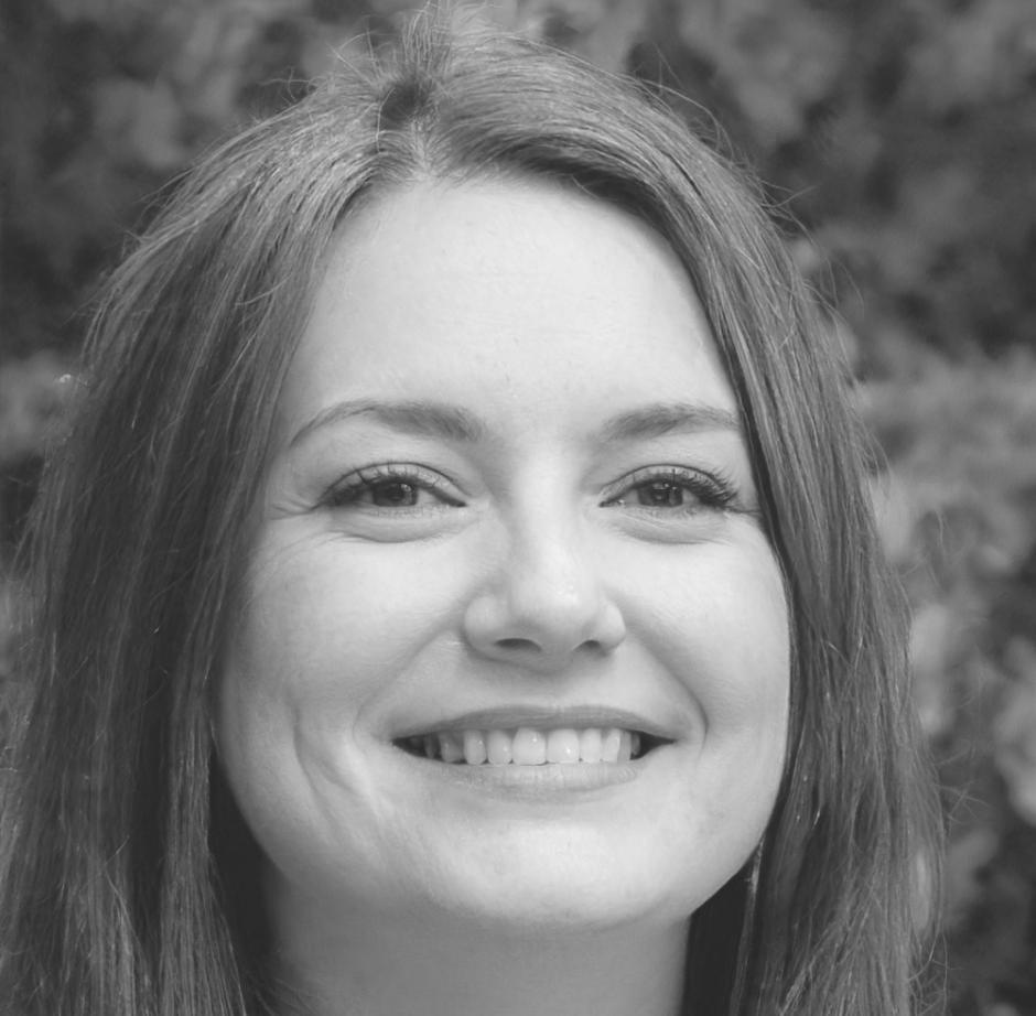 Fiona Lochlan reviewing investment analysis methods